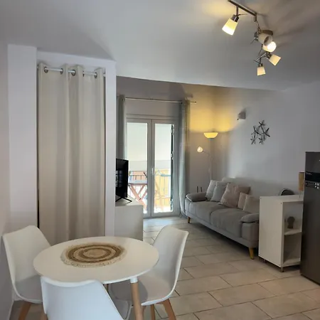 Tousso Loggos Appartement *